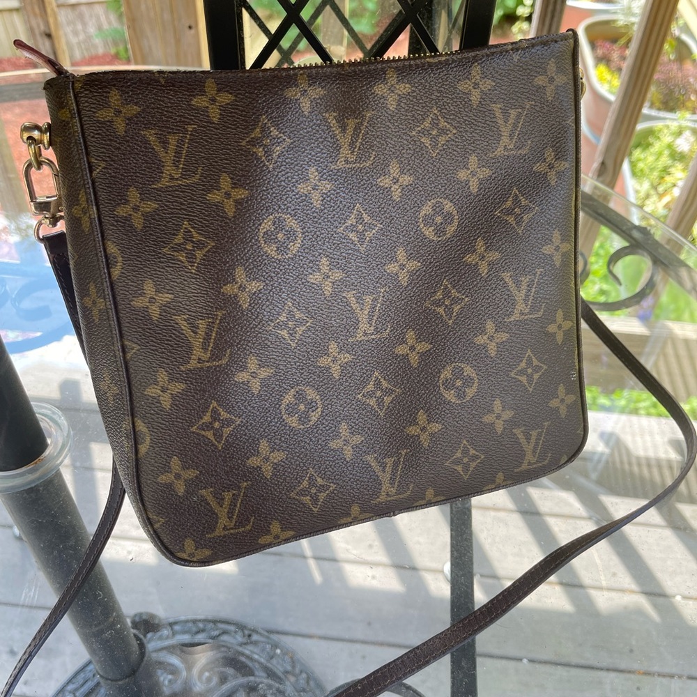Louis Vuitton looping MM altered & made into a crossbody